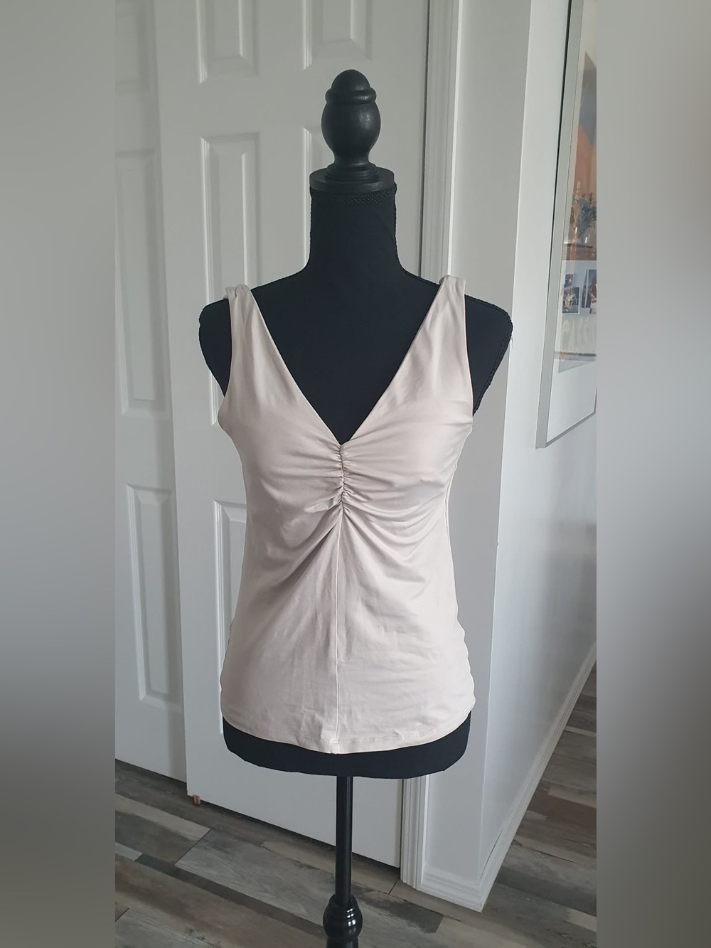 H & M-
Sleeveless Ruched V-Neck Tank Top - Light grey